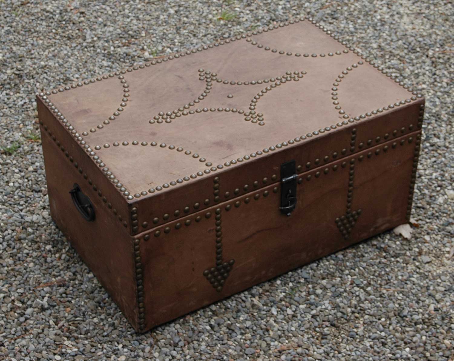 15 x 23.5 x 11.5" leather trunk